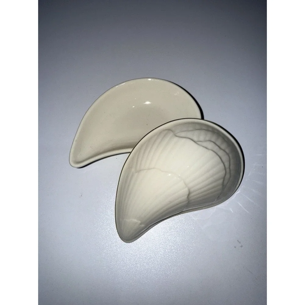 Lenox Vintage‎ Mussel Shell Box With Lid With Gold Rim / Fine China Trinket Box